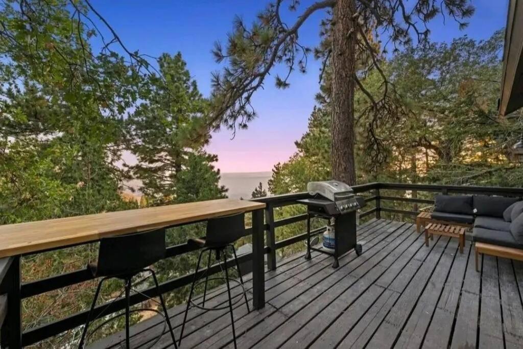 Updated Mountain Cabin Retreat With 180 Views Off Deck And Balcony Running Springs 외부 사진
